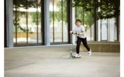 Micro Sprite LED Klappbarer Aluminium Scooter Mit LED-Rollen Autumn Rot -BergFit Outdoor Angebote Store 536071 3521666